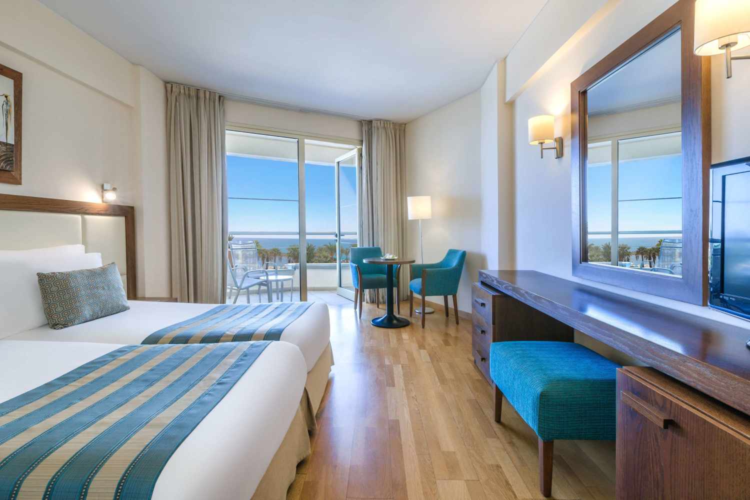The Golden Bay Beach Hotel foto 167