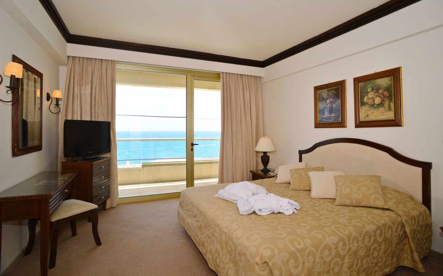 The Golden Bay Beach Hotel foto 189