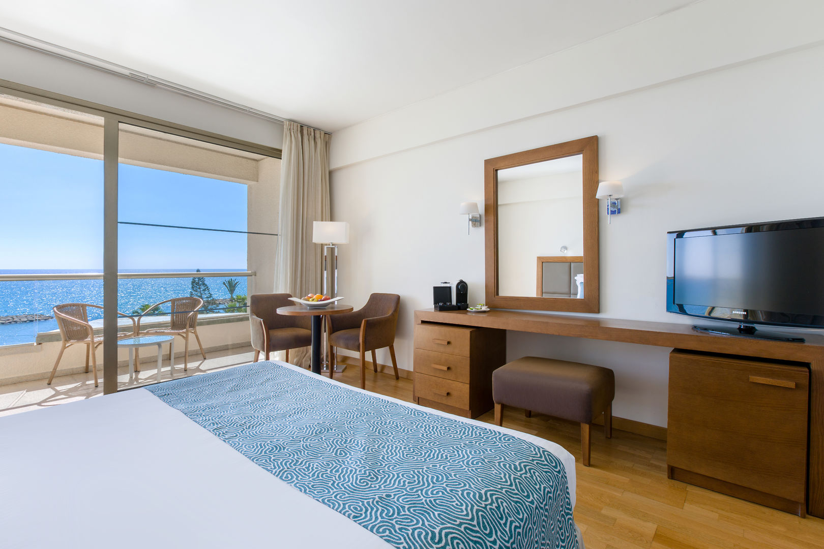 The Golden Bay Beach Hotel foto 6