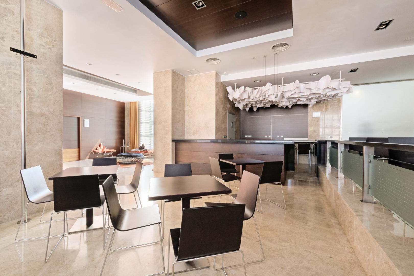 Lobby met receptie — Hotel Envía Almería Spa & Golf