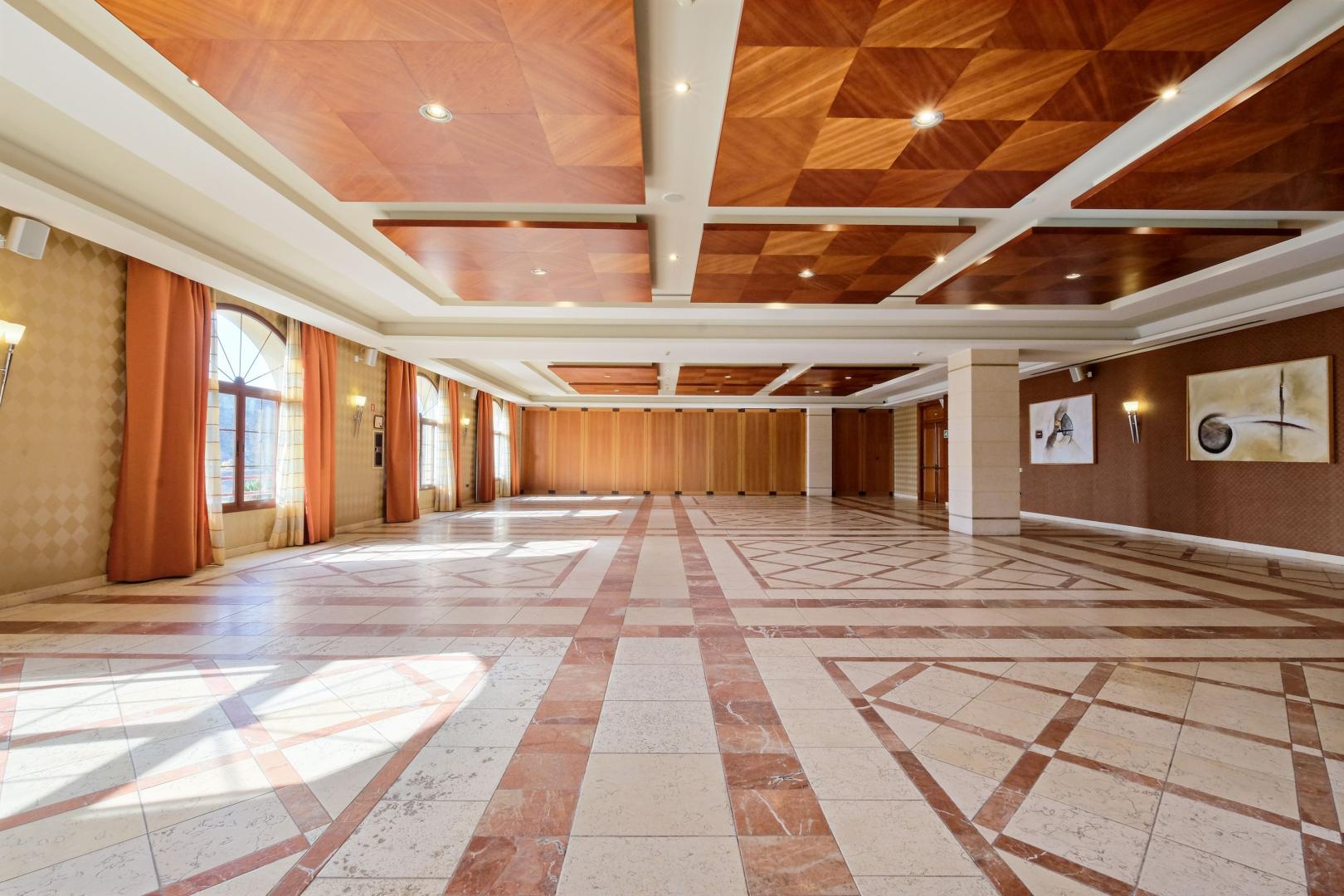 Lobby met receptie — Hotel Envía Almería Spa & Golf