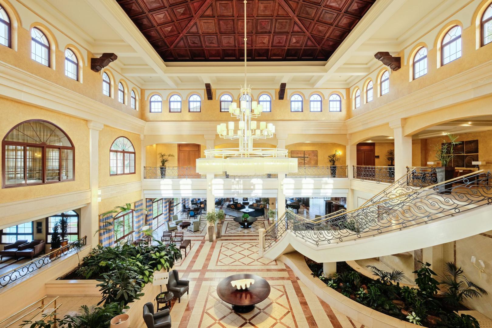 Luxe entreehal — Hotel Envía Almería Spa & Golf