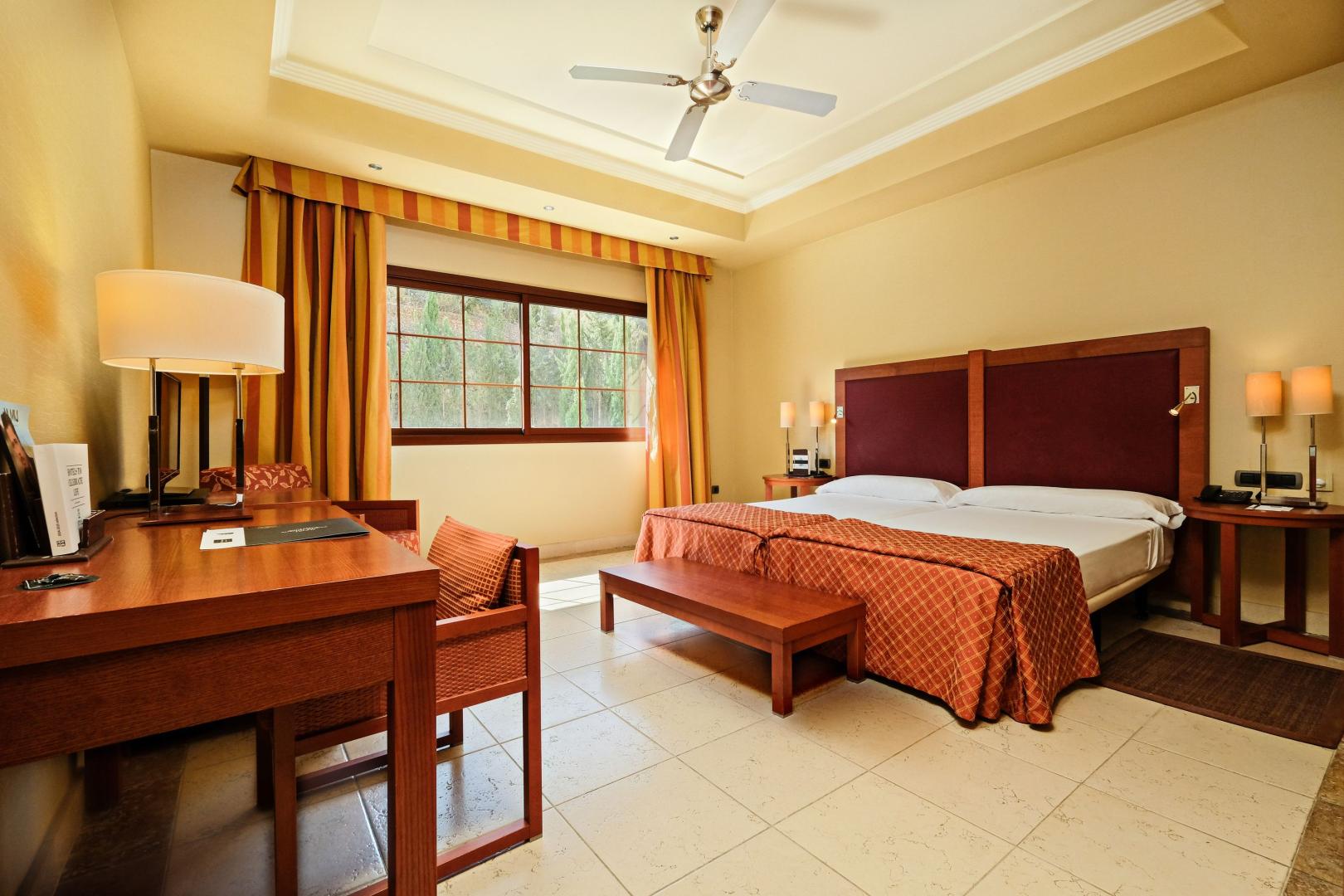 Kamer met twee aparte bedden — Hotel Envía Almería Spa & Golf