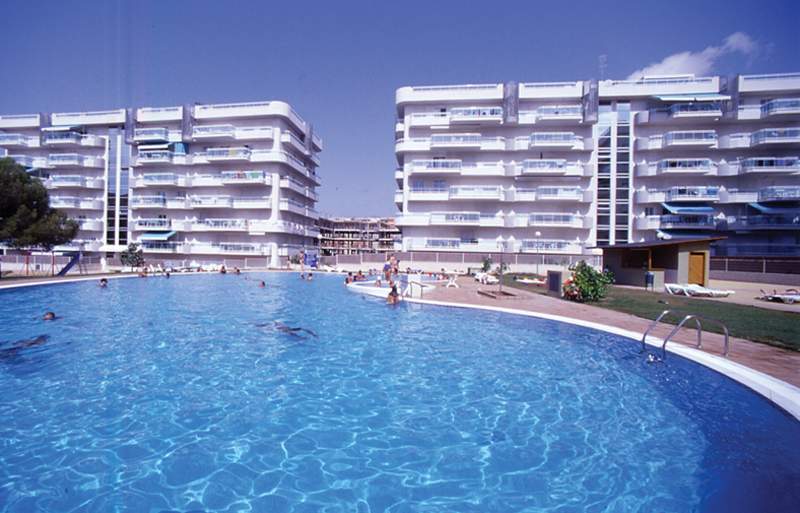 Apartments Larimar Salou Rentalmar Families Only image 1