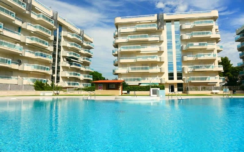 Apartments Larimar Salou Rentalmar Families Only image 3