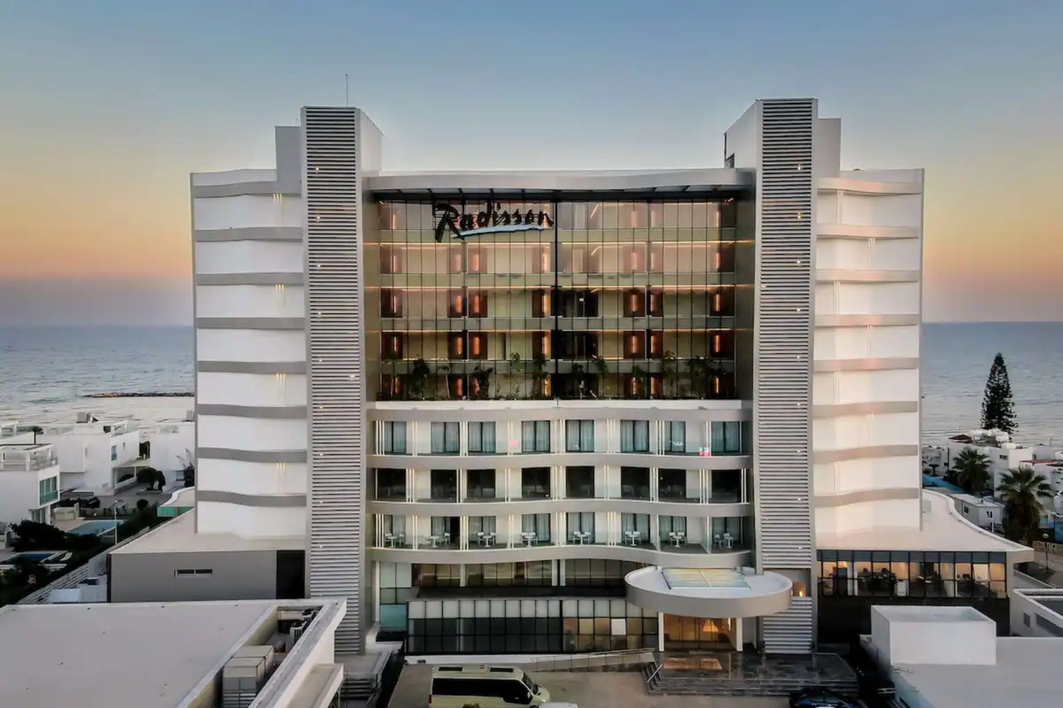 Radisson  Beach Resort Larnaca image 0