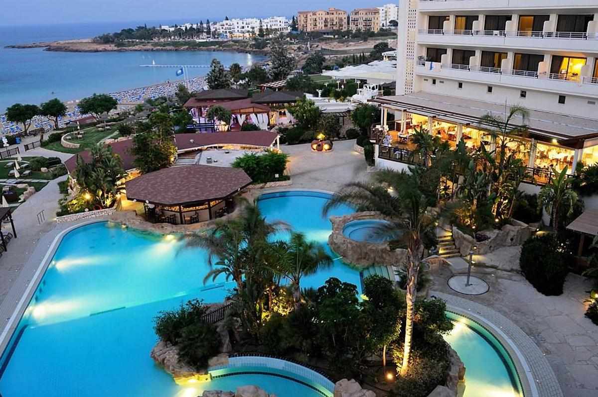 Capo Bay Hotel image 2