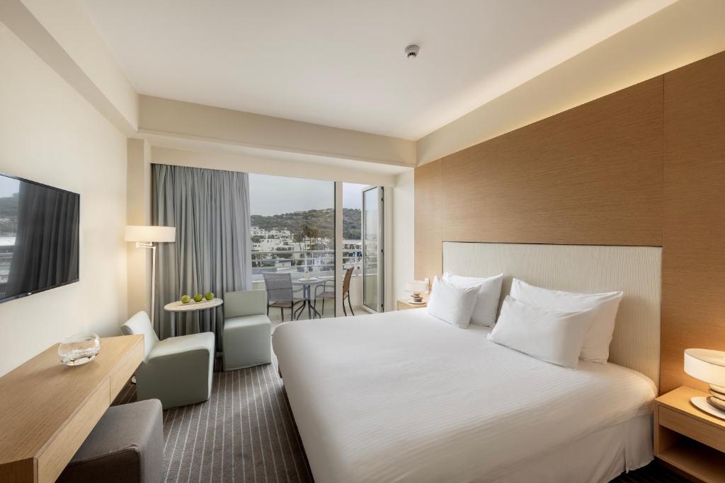 Capo Bay Hotel image 1