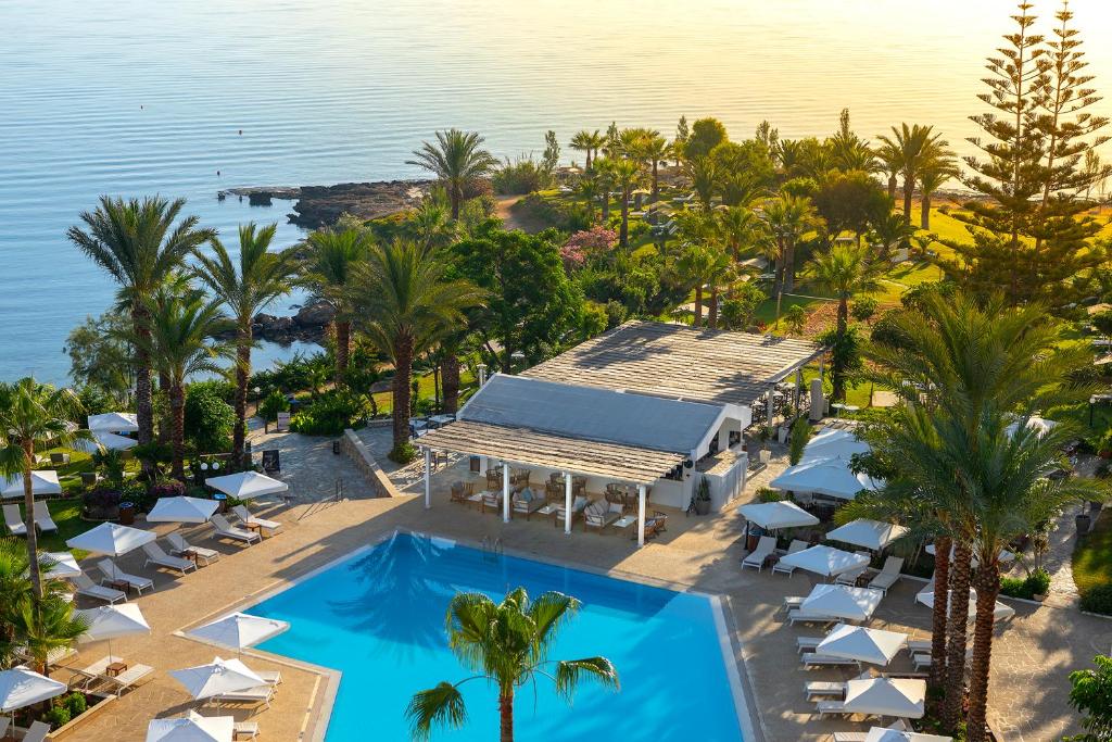 Crystal Springs Beach Hotel