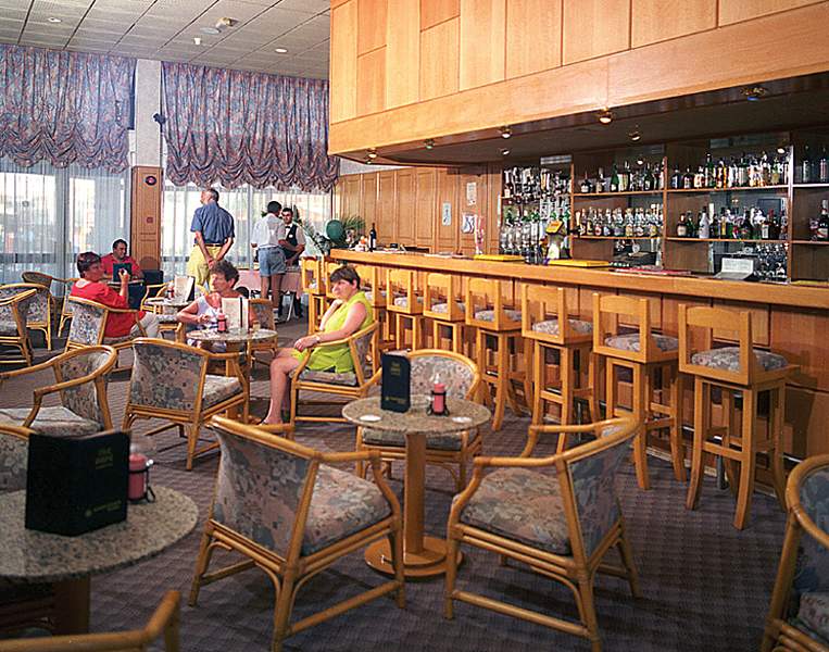 Kapetanios Bay Hotel.