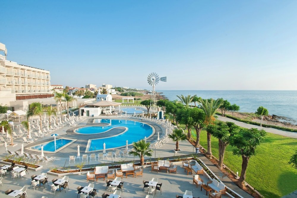 Pernera Beach Hotel image 3