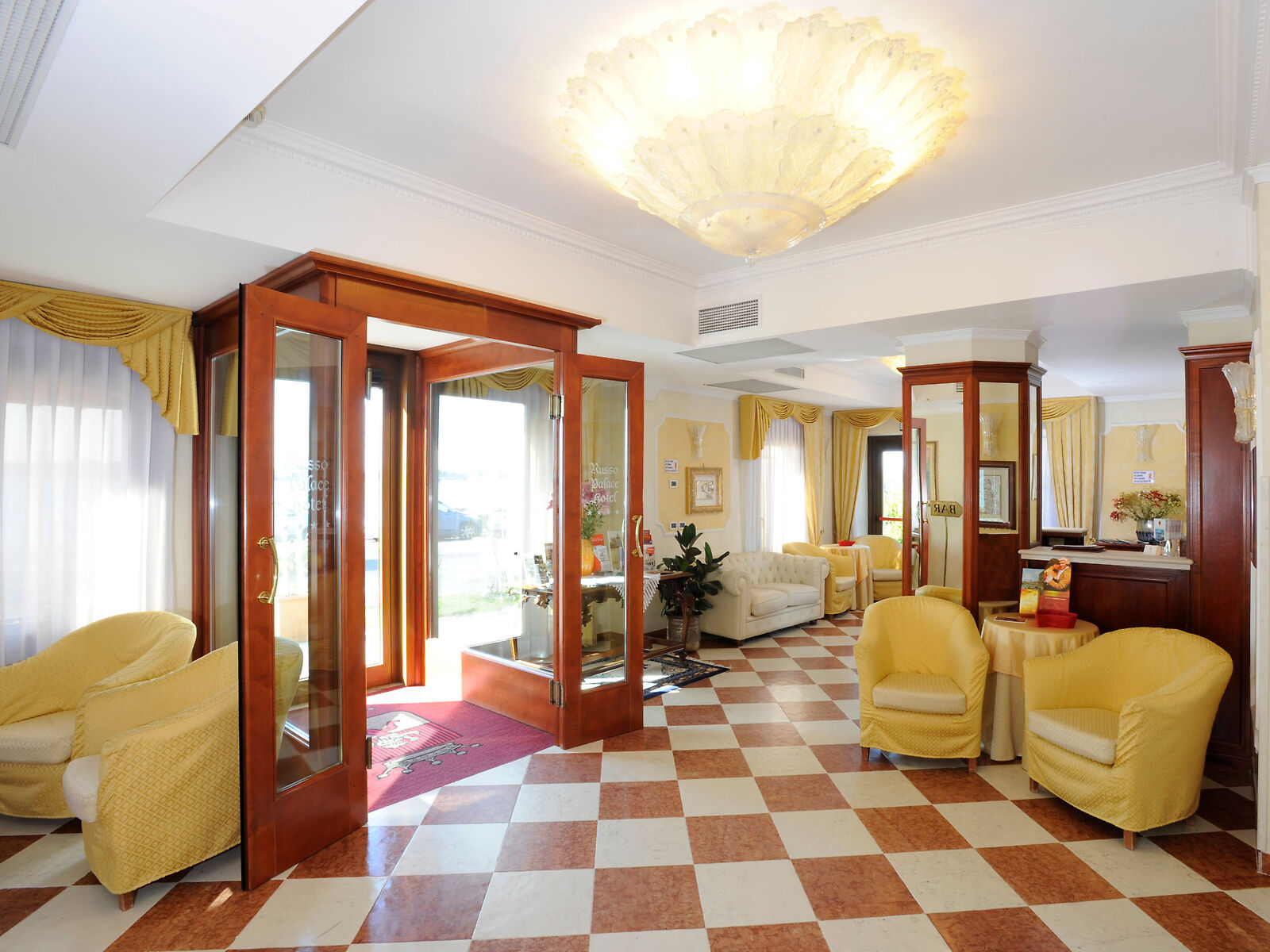 Romantik Hotel Russo Palace foto 13