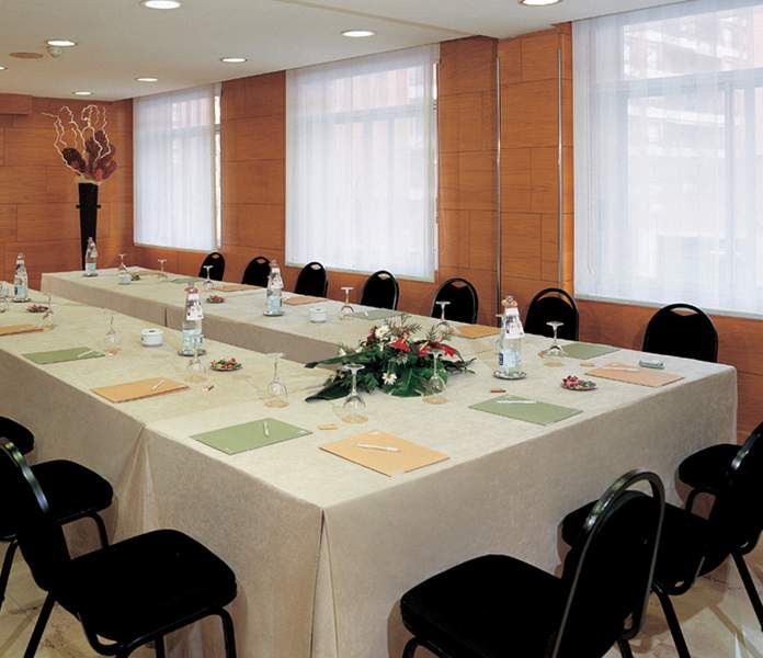 NH Barcelona Les Corts image 2