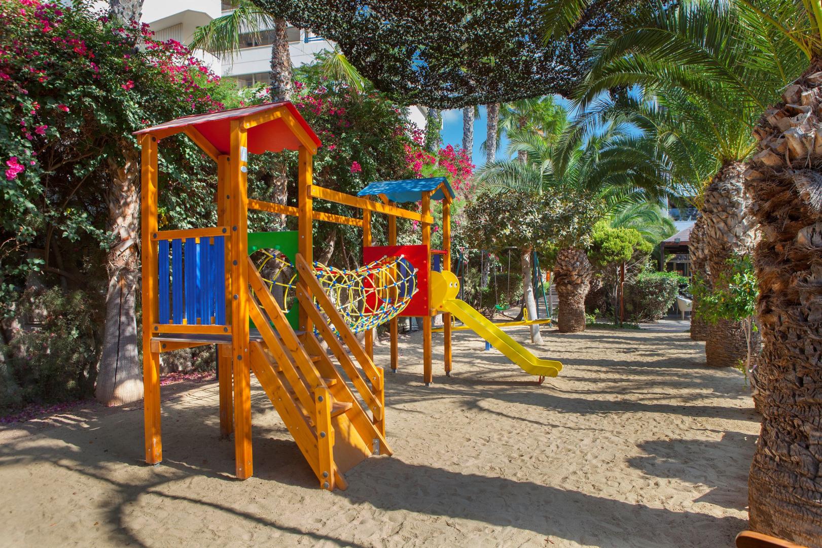 The GrandResort Limassol by Leonardo Hotels foto 23