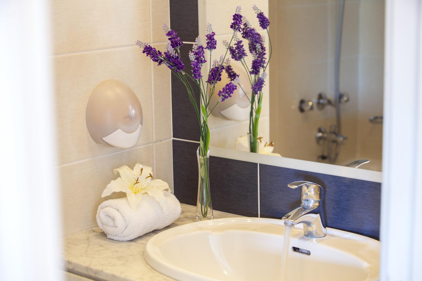 Mayfair Hotel image 1