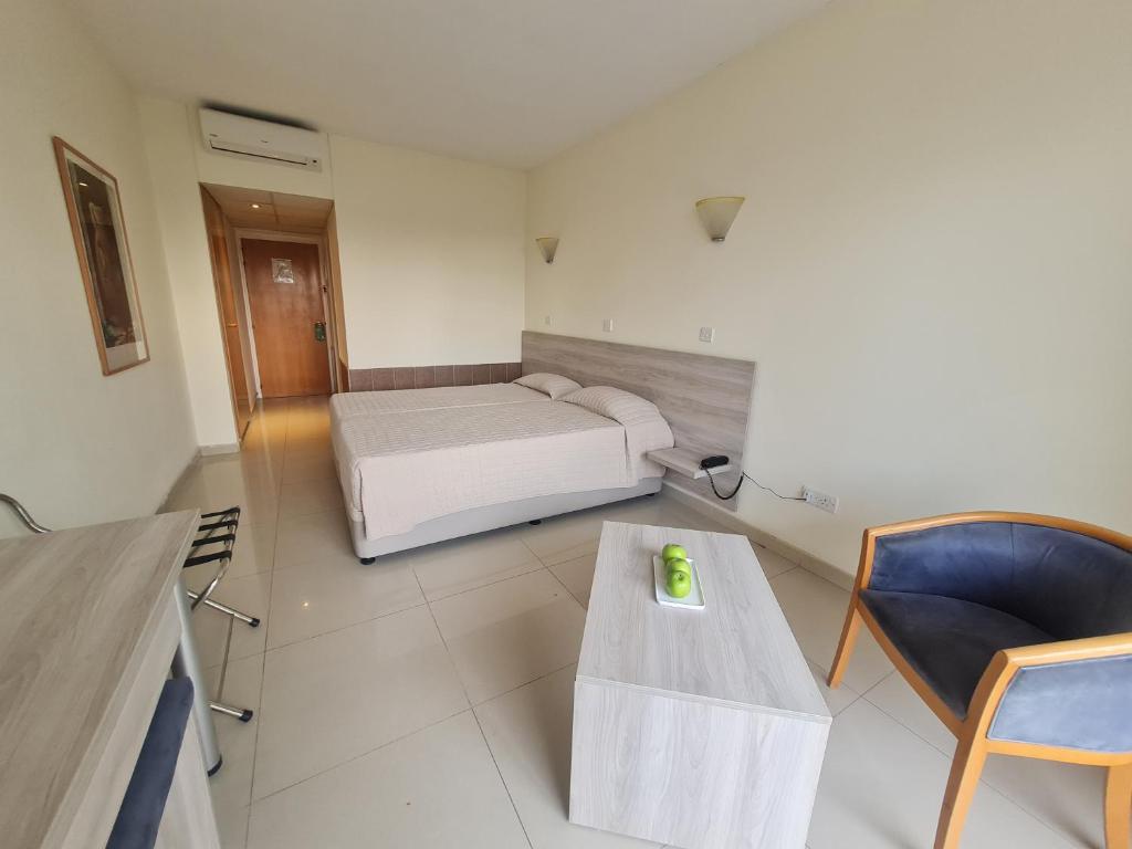 Veronica Hotel image 1