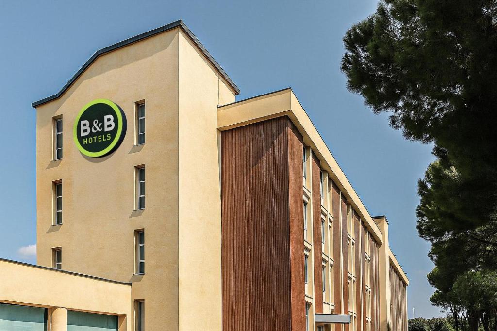 B&B HOTEL First foto 7