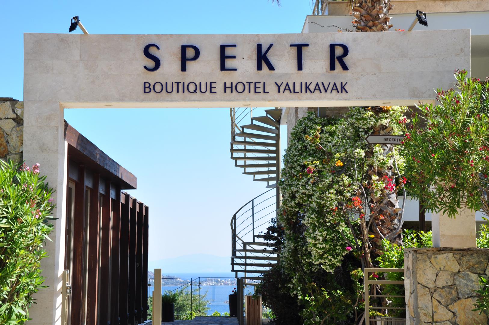 Hoofdingang van het hotel — Spektr Hotel Bodrum