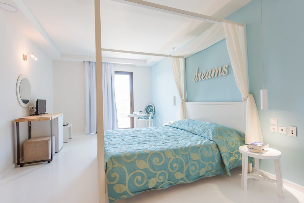 Eva Mare Hotel & Suites image 2