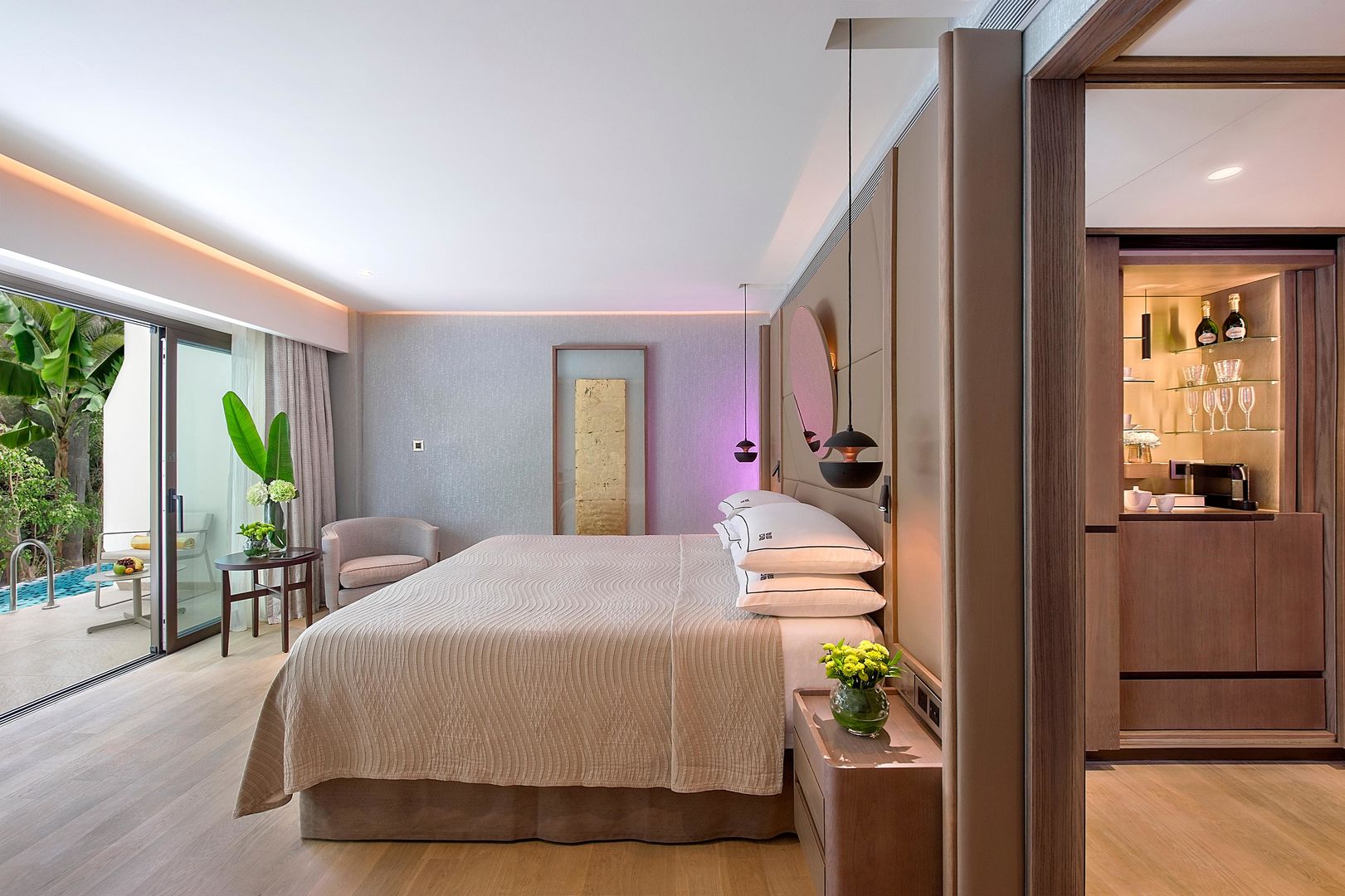 Four Seasons Hotel image 1