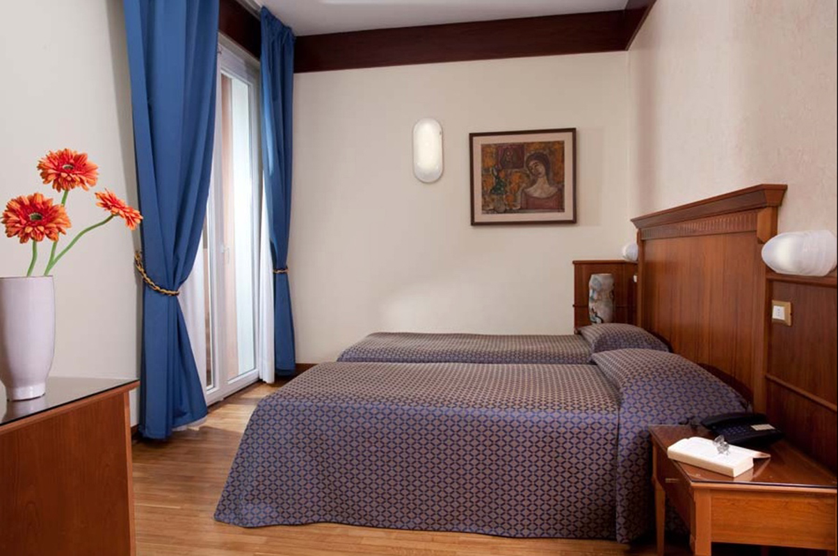 Hotel Bellevue image 1