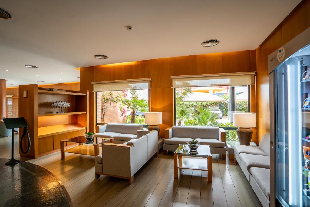 Posadas de España Malaga image 2