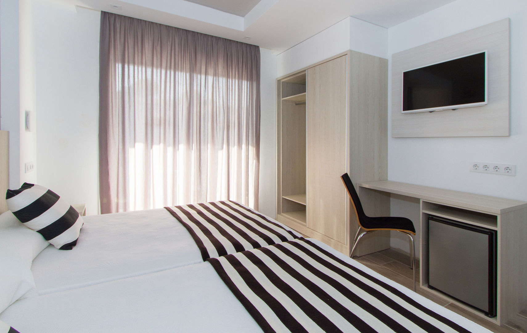 Hotel Sorra Daurada Splash image 1