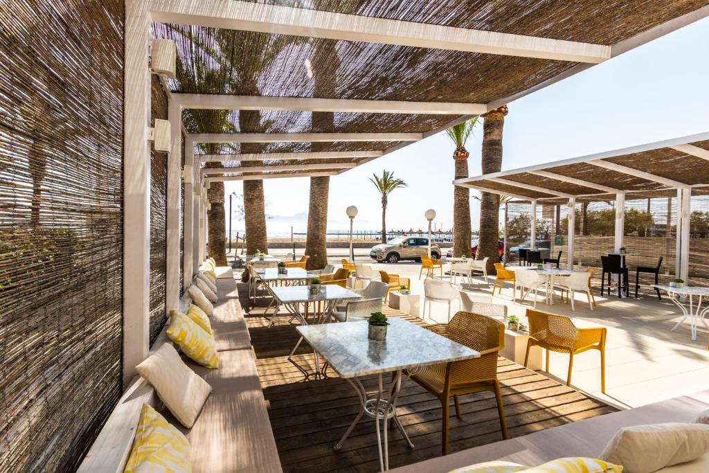 Cabot Romantic image 0