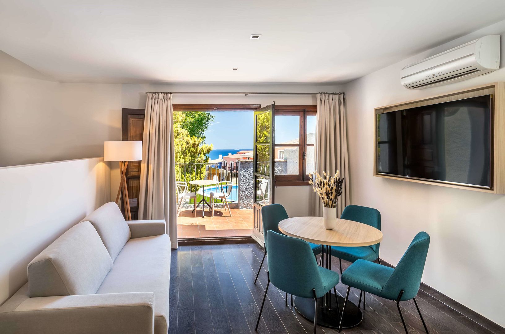 Occidental Pueblo Acantilado image 3