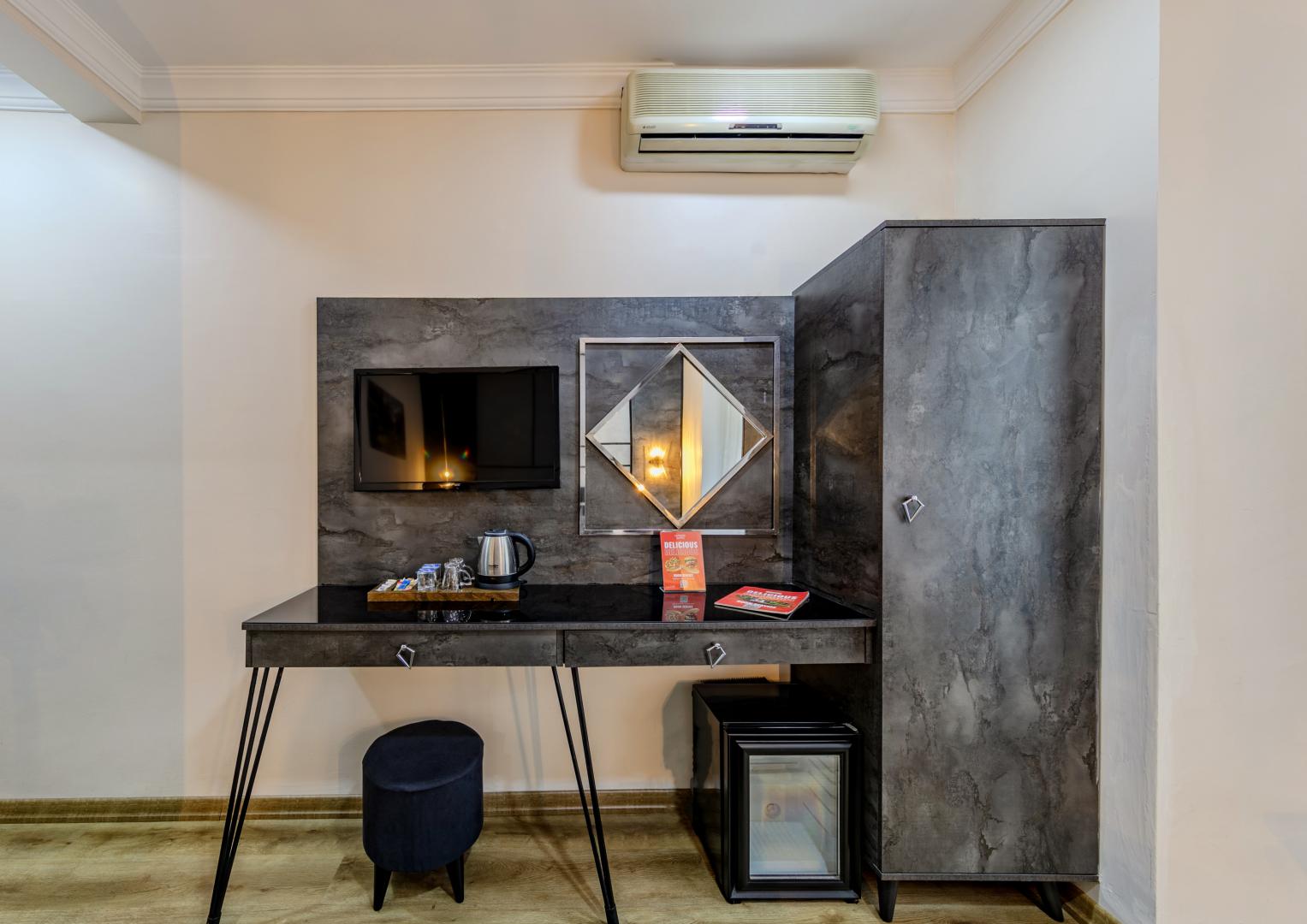 La Pazza Suites image 1
