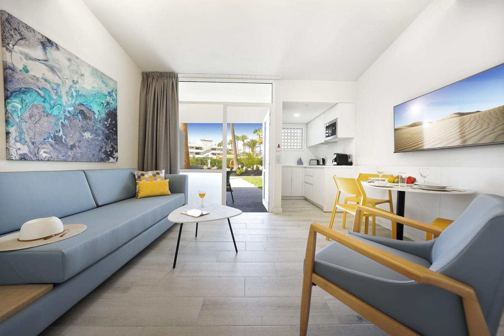 Los Girasoles image 3