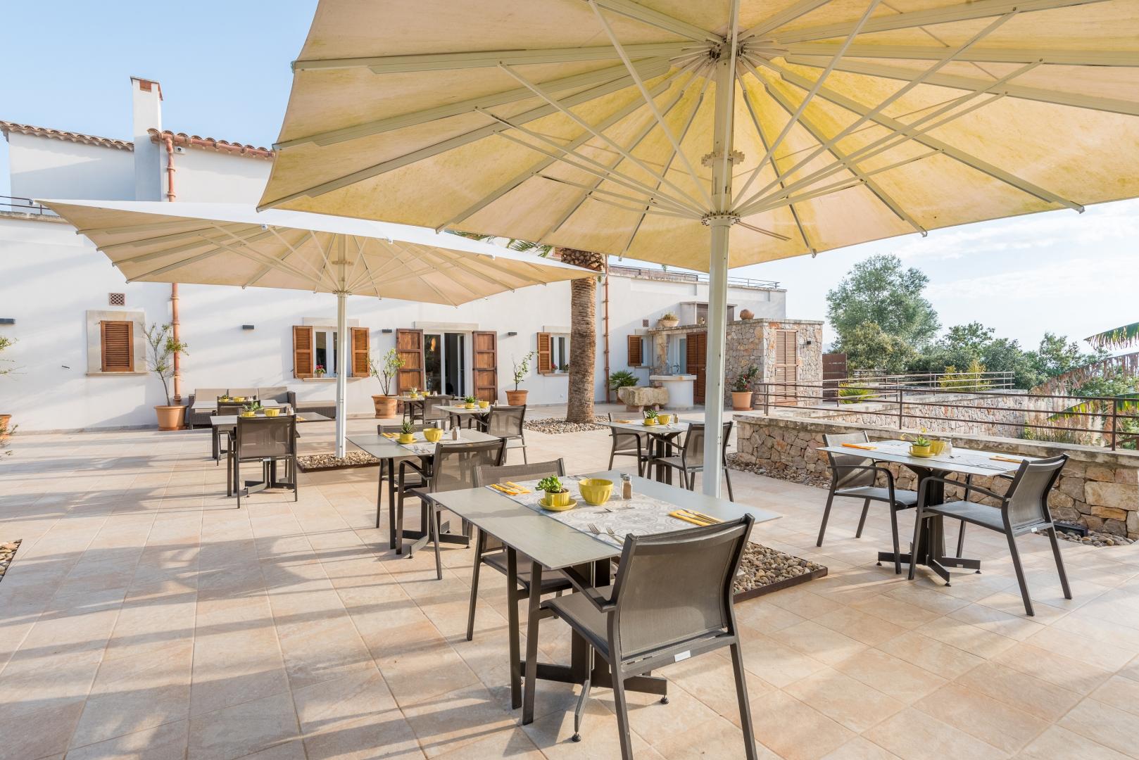 Restaurantterras buiten — Cas Cabo Nou Agroturismo