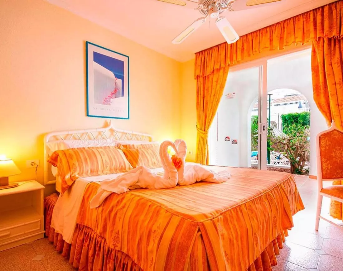 Ona los Claveles image 1