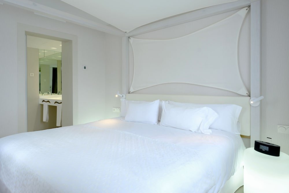 Blanco Hotel Formentera image 0