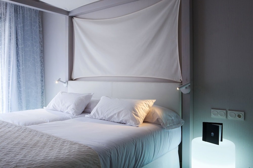 Blanco Hotel Formentera image 3