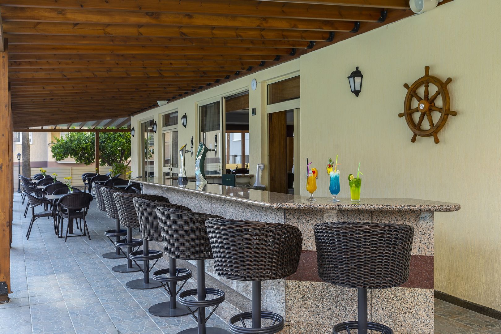Kapetanios Limassol Hotel image 3