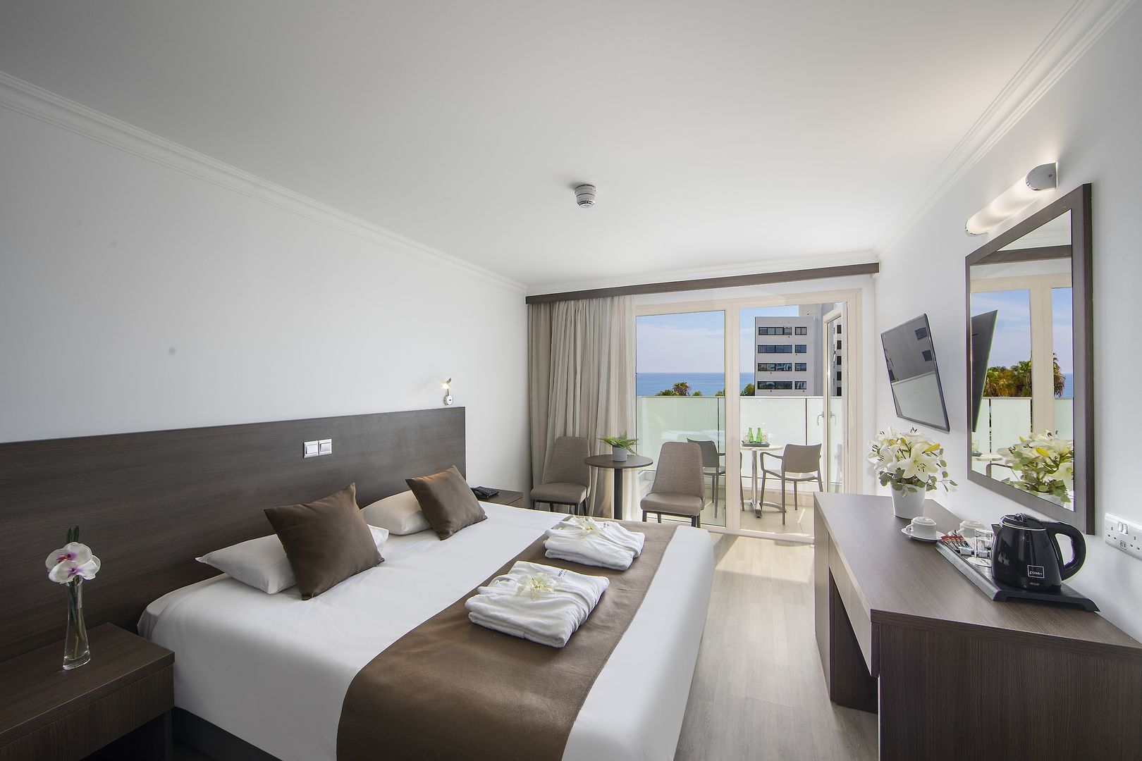 Kapetanios Limassol Hotel image 1