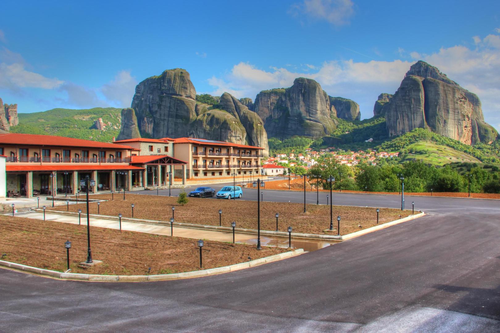Grand Meteora Hotel image 0