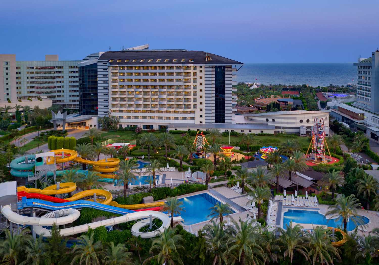 Royal Wings Hotel image 1