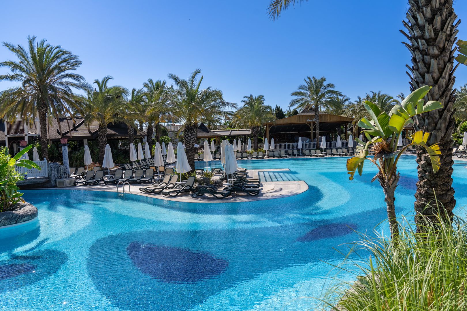 Royal Wings Hotel image 0