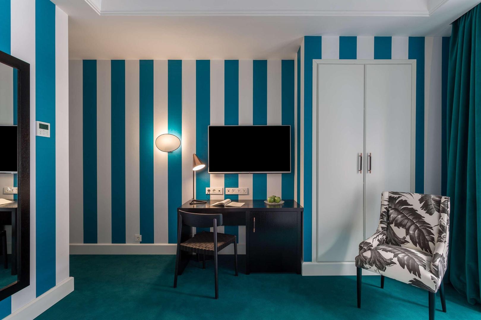 Suite met zithoek — Room Mate Valeria
