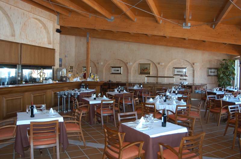 Aparthotel ILUNION Sancti Petri image 1