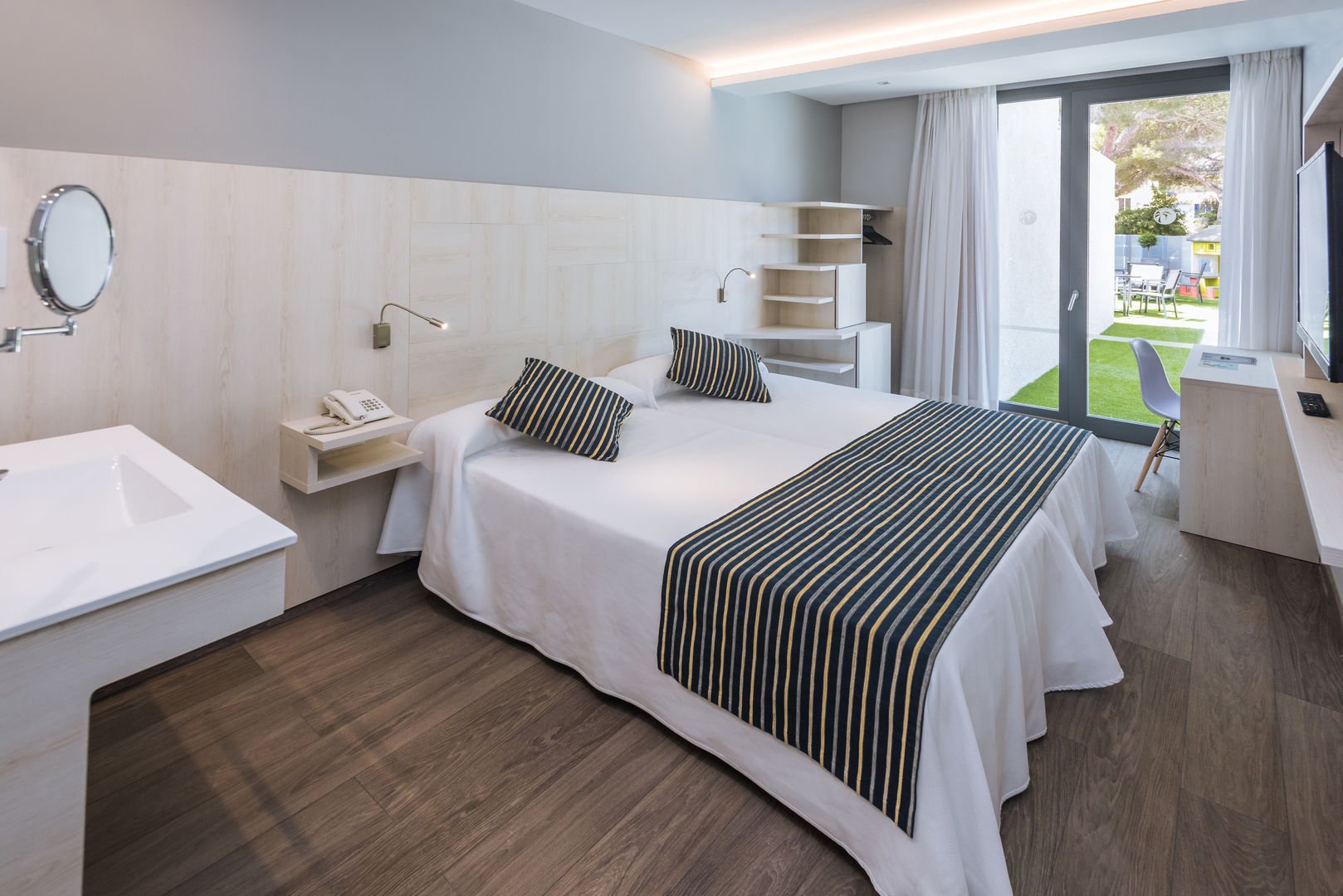 Hotel GHT Sa Riera image 1