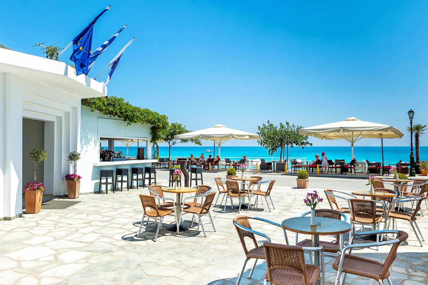 Xenios Dolphin Beach Hotel image 3