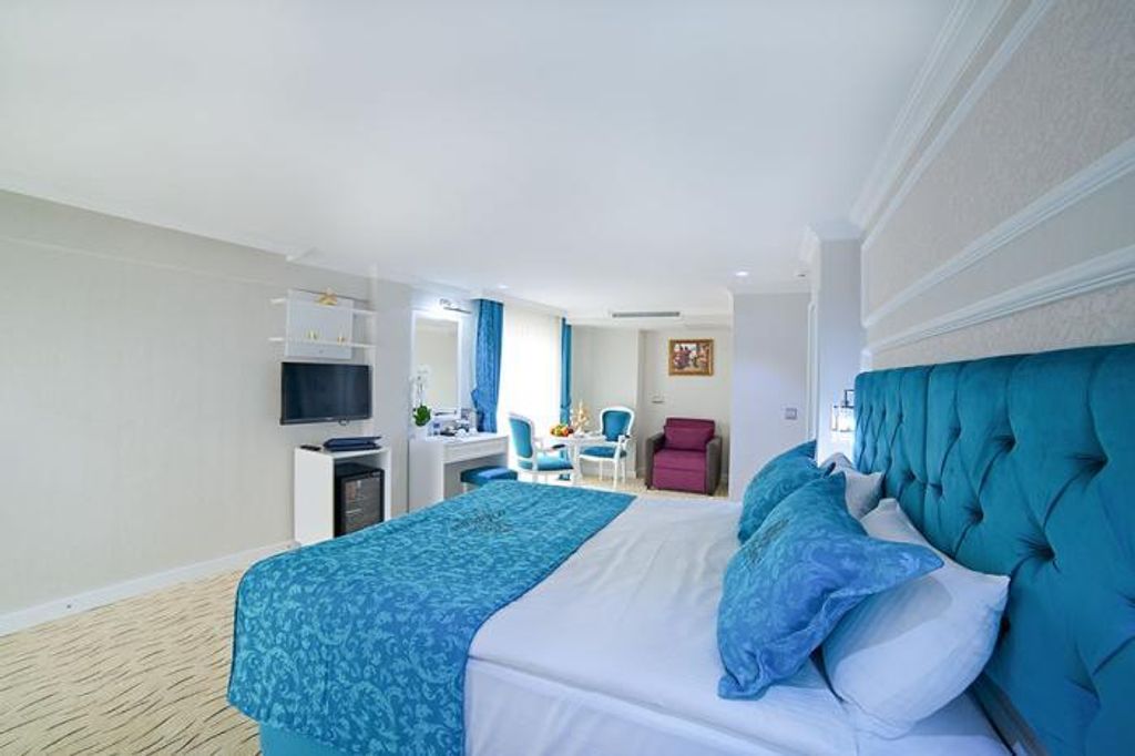 Glamour Hotel image 3