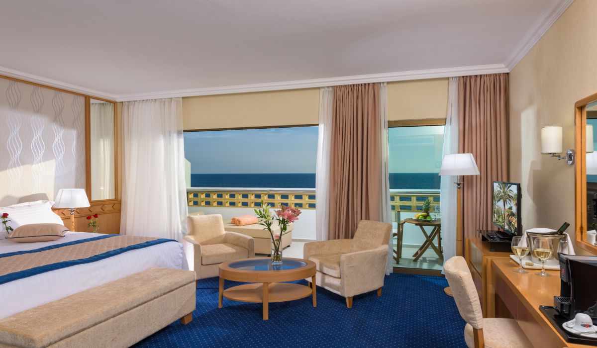 Constantinou Bros Athena Royal Beach Hotel foto 138