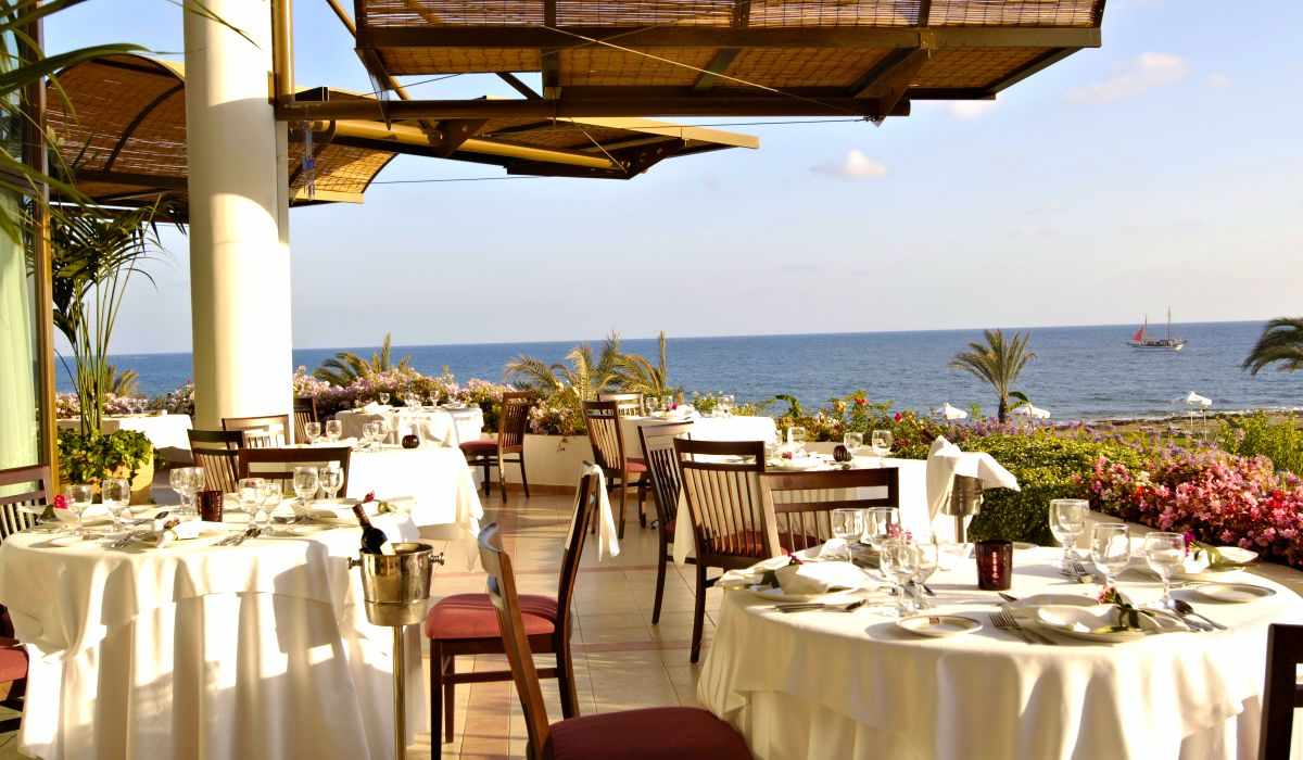 Constantinou Bros Athena Royal Beach Hotel foto 160