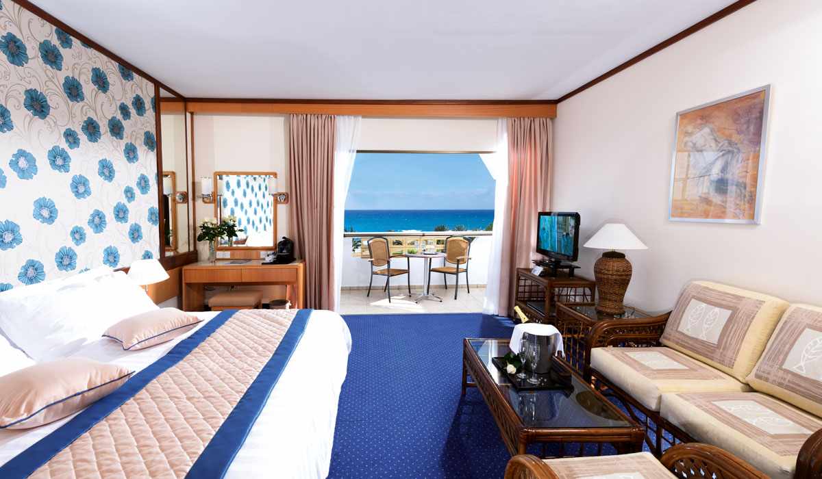 Constantinou Bros Athena Royal Beach Hotel foto 161