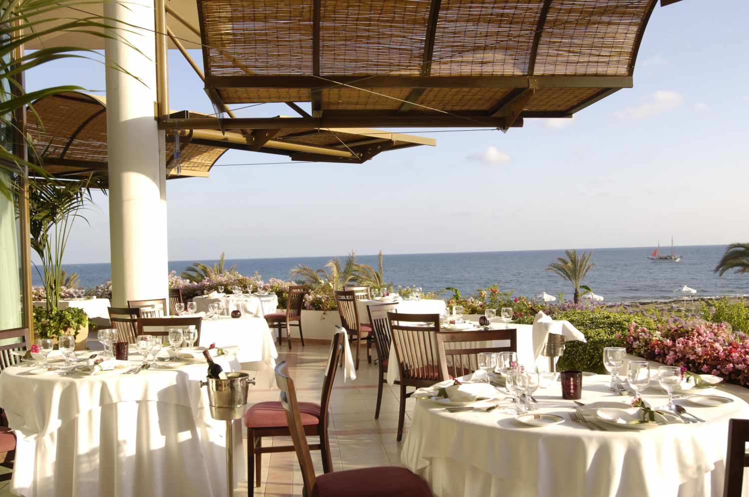 Constantinou Bros Athena Royal Beach Hotel foto 9