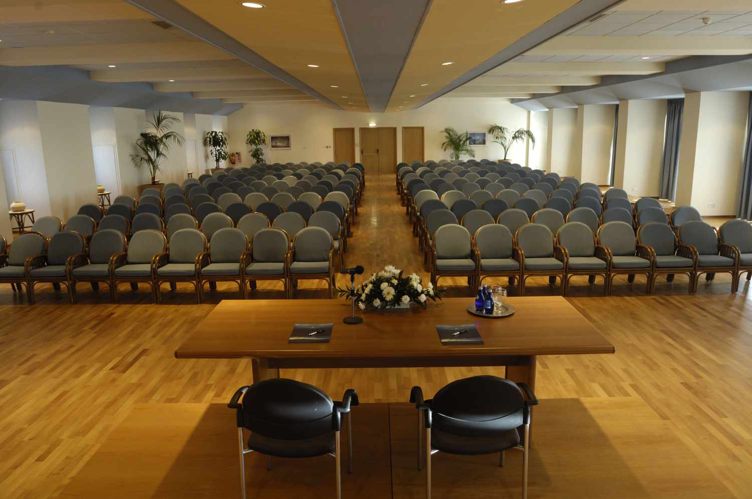 Constantinou Bros Athena Royal Beach Hotel foto 26